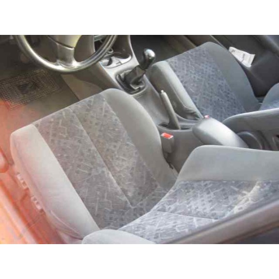 mazda 323 berlina f/s (bj) del año 1998