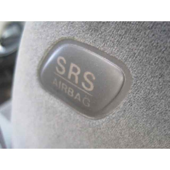 mazda 323 berlina f/s (bj) del año 1998