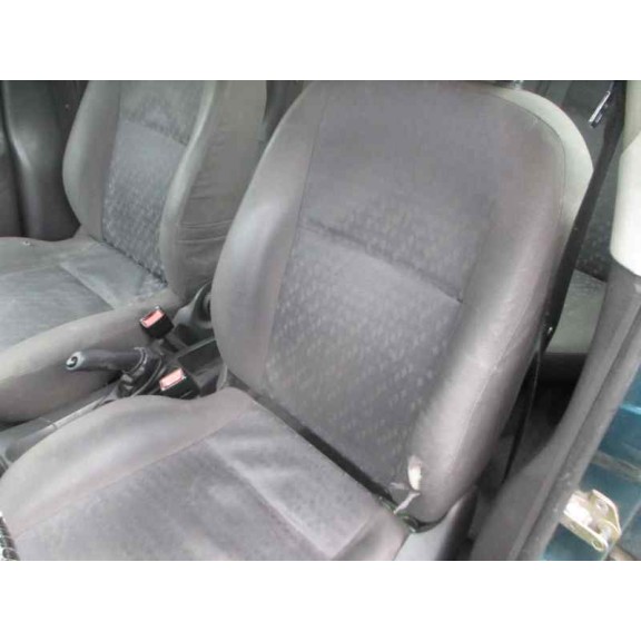 ford focus berlina (cak) del año 2001