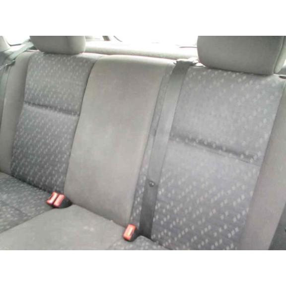 ford focus berlina (cak) del año 2001