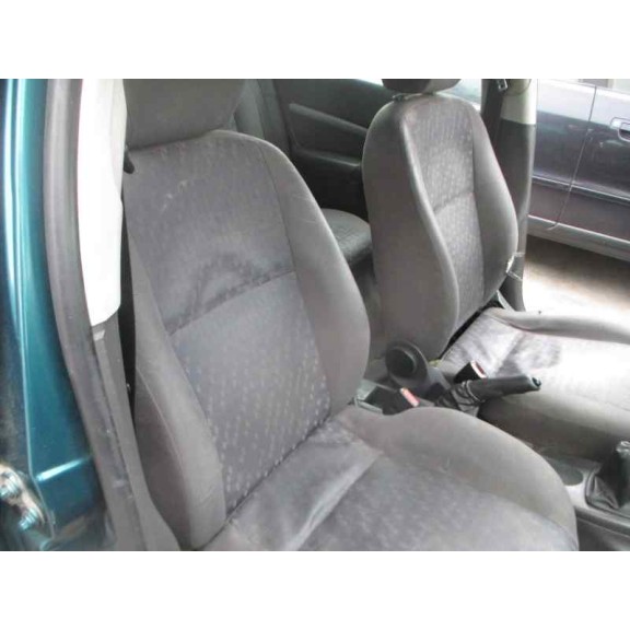 ford focus berlina (cak) del año 2001