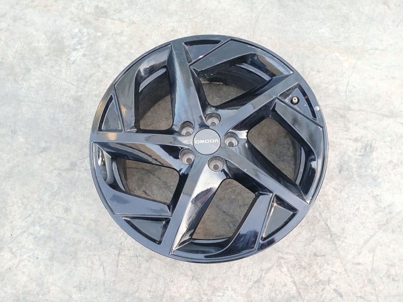 Recambio de llanta para omoda 5 referencia OEM IAM 7JX18 ET33 X1 203000879AA
