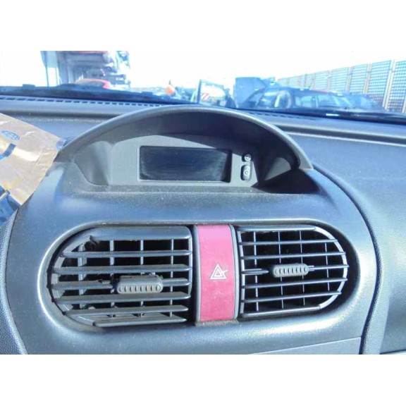 opel corsa c del año 2001