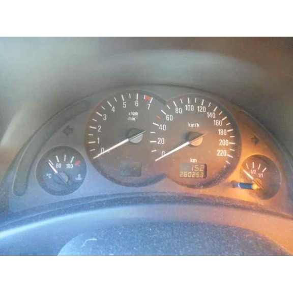 opel corsa c del año 2001