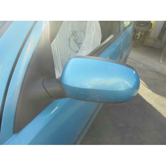 opel corsa c del año 2001