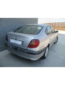 toyota avensis berlina (t 22) del año 2000