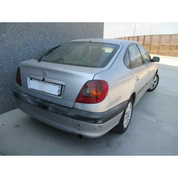 toyota avensis berlina (t 22) del año 2000