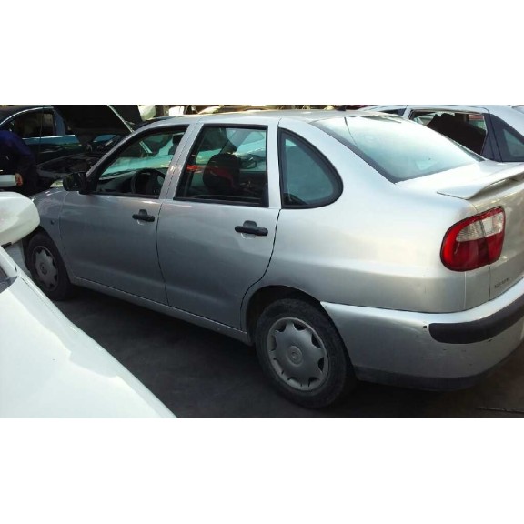 seat cordoba berlina (6k2) del año 2001