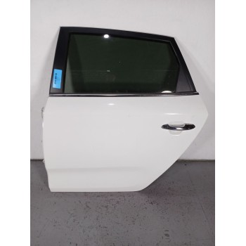 Recambio de puerta trasera izquierda para kia carens iv 1.7 crdi referencia OEM IAM 77003A4000  