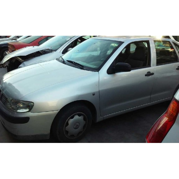 seat cordoba berlina (6k2) del año 2001