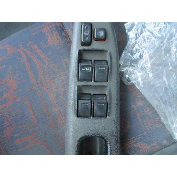 toyota avensis berlina (t 22) del año 2000