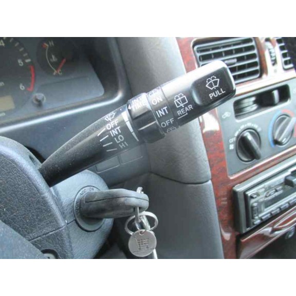 toyota avensis berlina (t 22) del año 2000