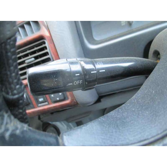 toyota avensis berlina (t 22) del año 2000