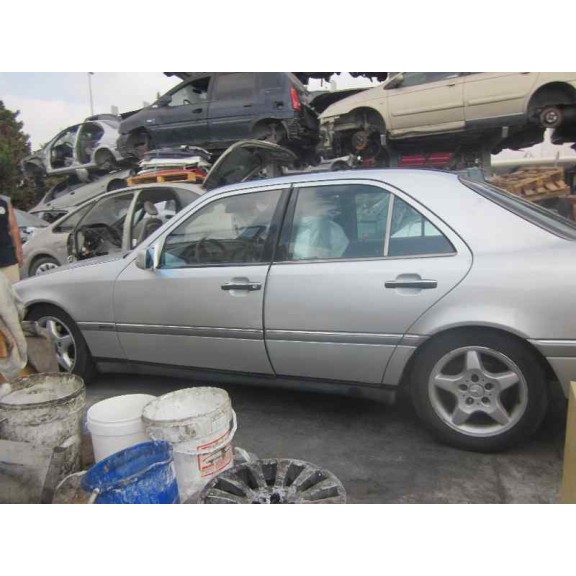 mercedes-benz clase c (w202) berlina del año 1993