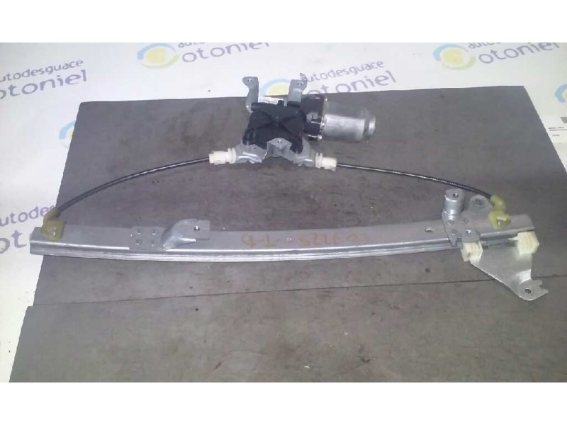 Recambio de elevalunas trasero derecho para nissan primera berlina (p12) line up referencia OEM IAM   2 PIN