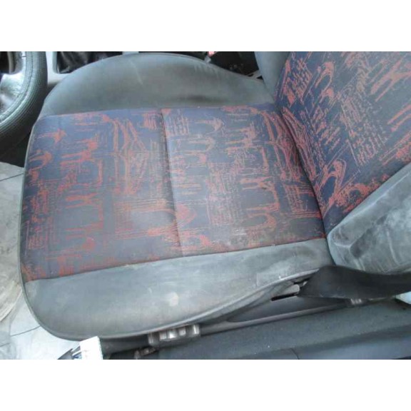 toyota avensis berlina (t 22) del año 2000