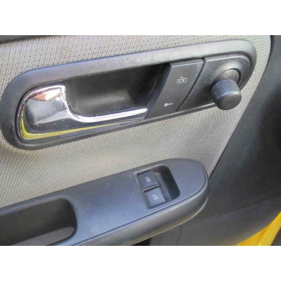 seat ibiza (6l1) del año 2003