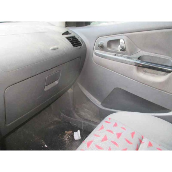 seat cordoba berlina (6k2) del año 2001