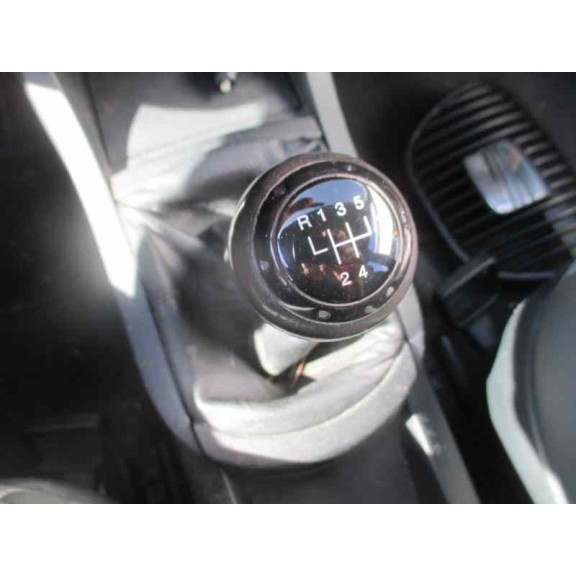 seat ibiza (6l1) del año 2003