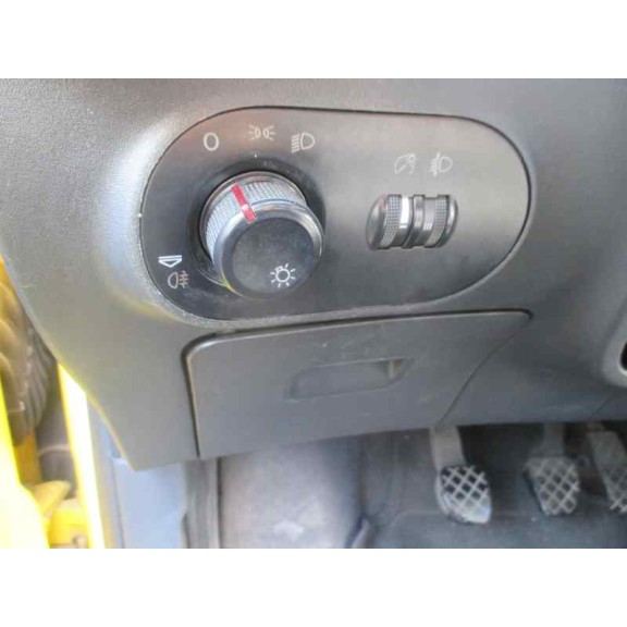seat ibiza (6l1) del año 2003