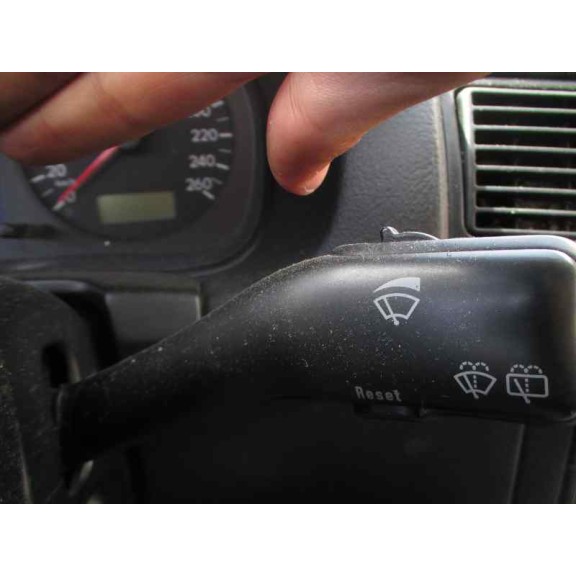 volkswagen golf iv berlina (1j1) del año 1999