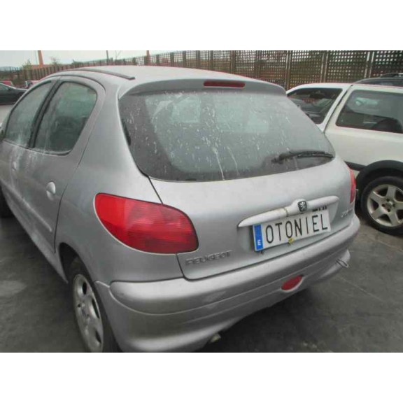peugeot 206 berlina del año 2000