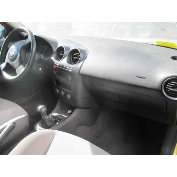 seat ibiza (6l1) del año 2003