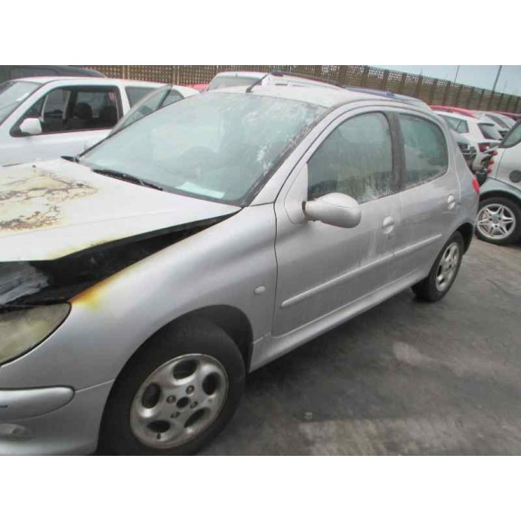peugeot 206 berlina del año 2000