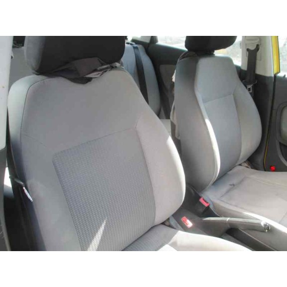 seat ibiza (6l1) del año 2003