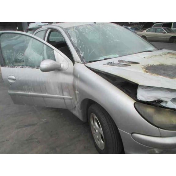 peugeot 206 berlina del año 2000