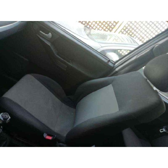 opel meriva del año 2004