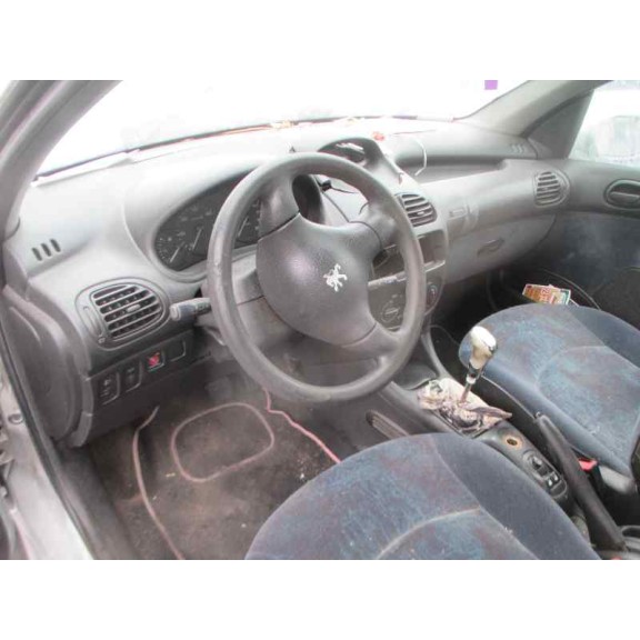 peugeot 206 berlina del año 2000