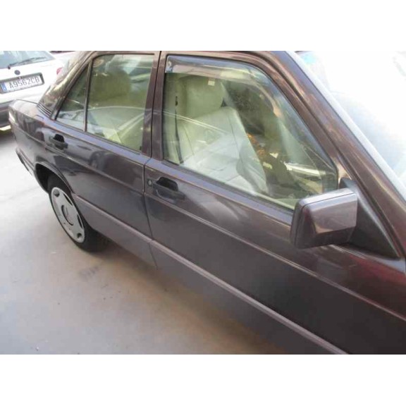 mercedes-benz clase c (w201) berlina del año 1992