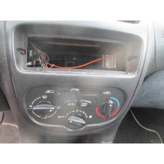 peugeot 206 berlina del año 2000