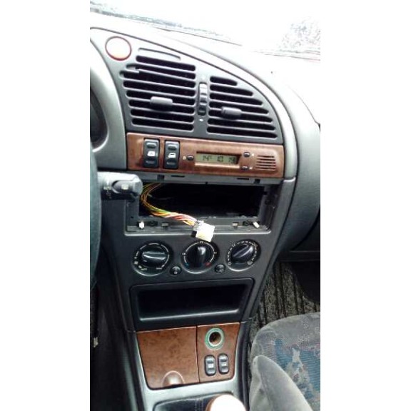 citroën xsara berlina del año 1999