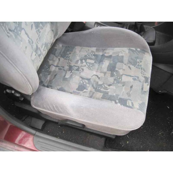 mitsubishi carisma berina 5 (da0) del año 1999