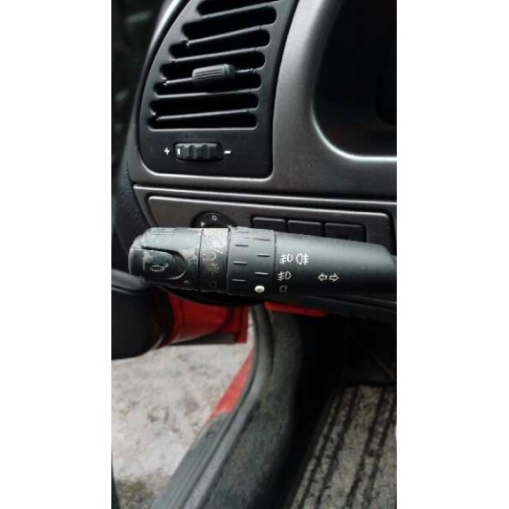 citroën xsara berlina del año 1999