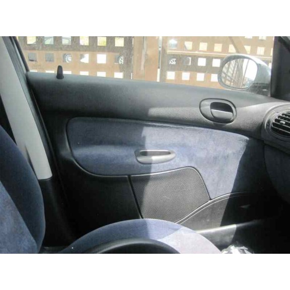 peugeot 206 4-trg. del año 2006