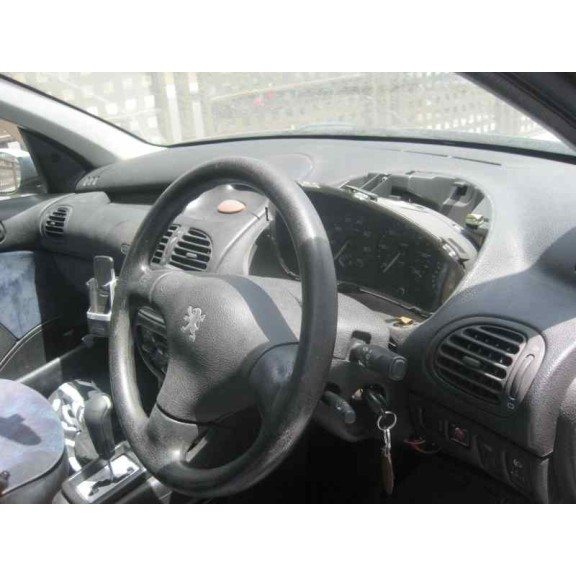 peugeot 206 4-trg. del año 2006