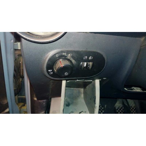 seat ibiza (6l1) del año 2004