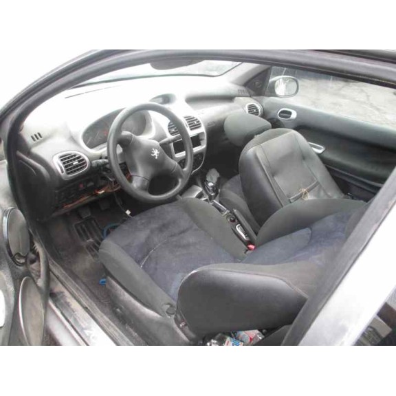 peugeot 206 berlina del año 2000