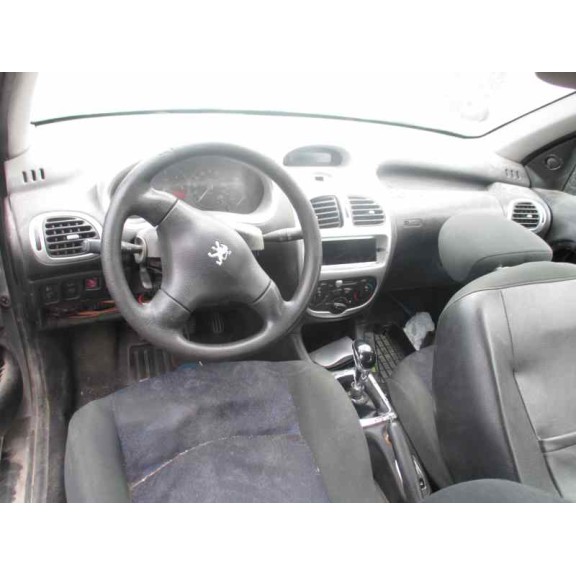 peugeot 206 berlina del año 2000