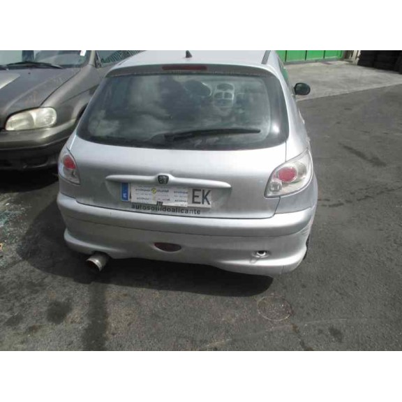 peugeot 206 berlina del año 2000