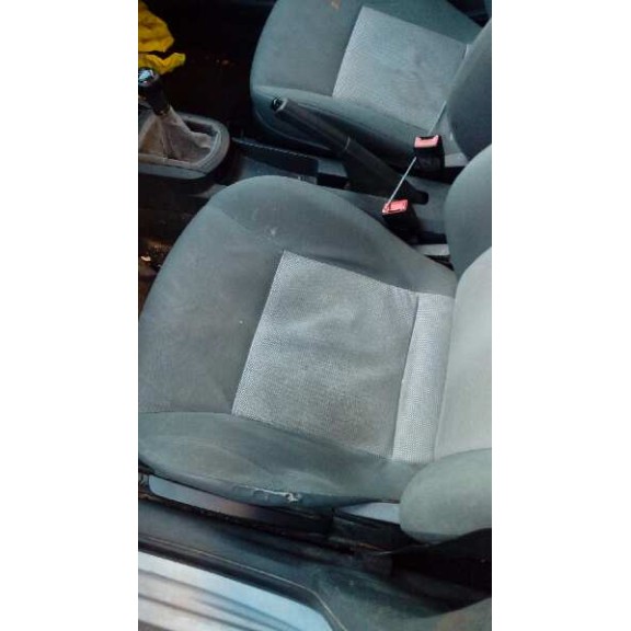 seat ibiza (6l1) del año 2004