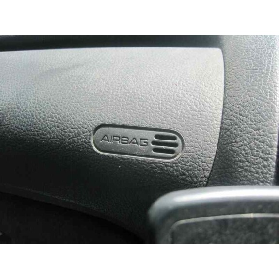 peugeot 206 4-trg. del año 2006