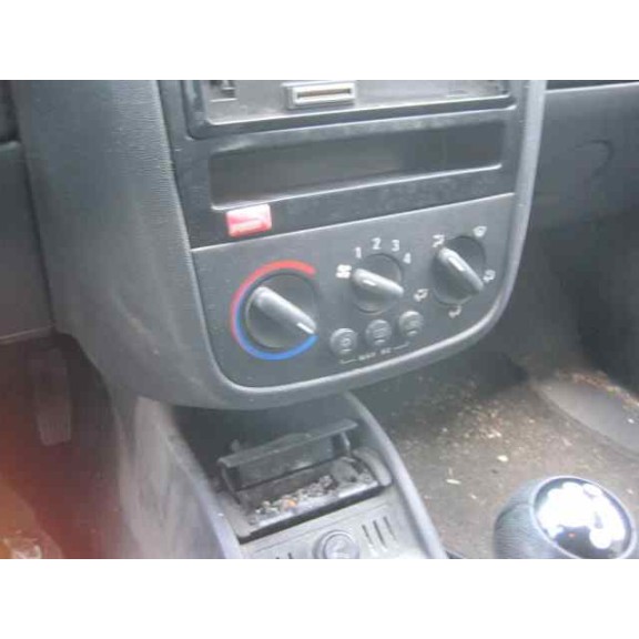 opel corsa c del año 2003