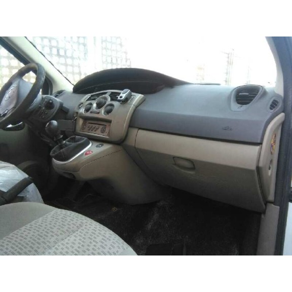 renault scenic ii del año 2006