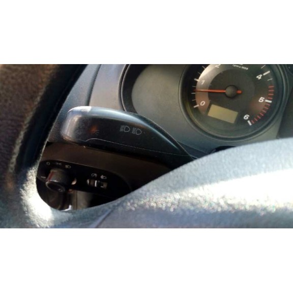 seat ibiza (6l1) del año 2002