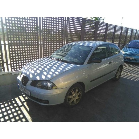 seat ibiza (6l1) del año 2002