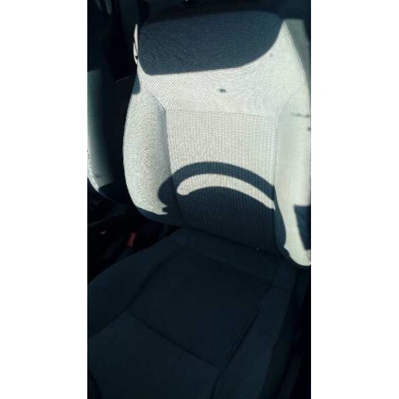 seat ibiza (6l1) del año 2002